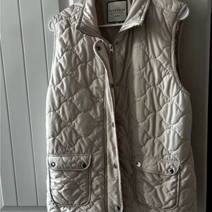 Bagatelle Women's Beige Quilted Vest